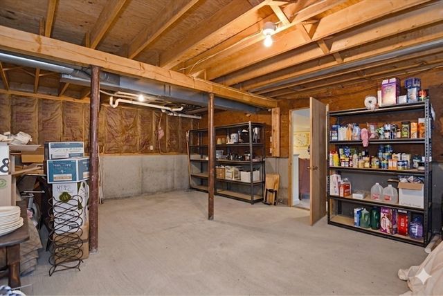 19 Glen Dr, Peabody, MA 01960