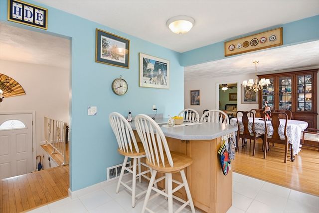 19 Glen Dr, Peabody, MA 01960