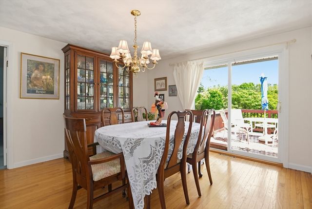 19 Glen Dr, Peabody, MA 01960