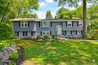19 Glen Dr, Peabody, MA 01960
