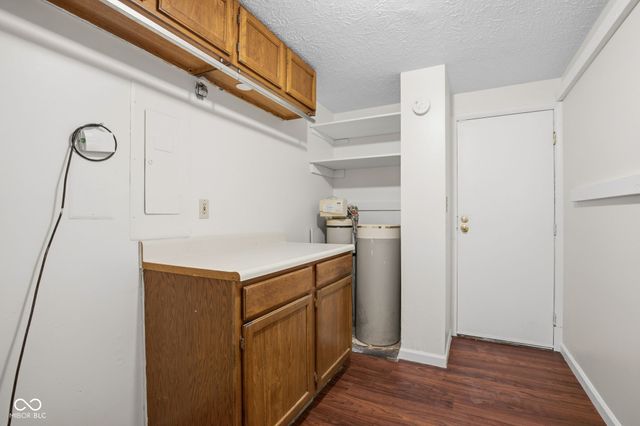 9222 Allisonwood Drive, Indianapolis, IN 46250