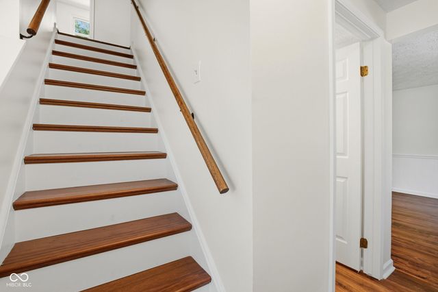 9222 Allisonwood Drive, Indianapolis, IN 46250