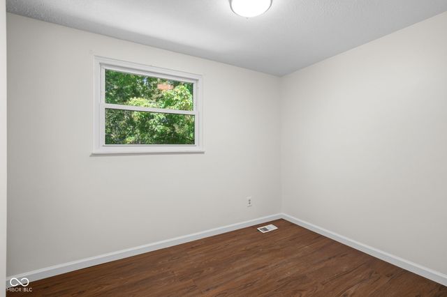 9222 Allisonwood Drive, Indianapolis, IN 46250