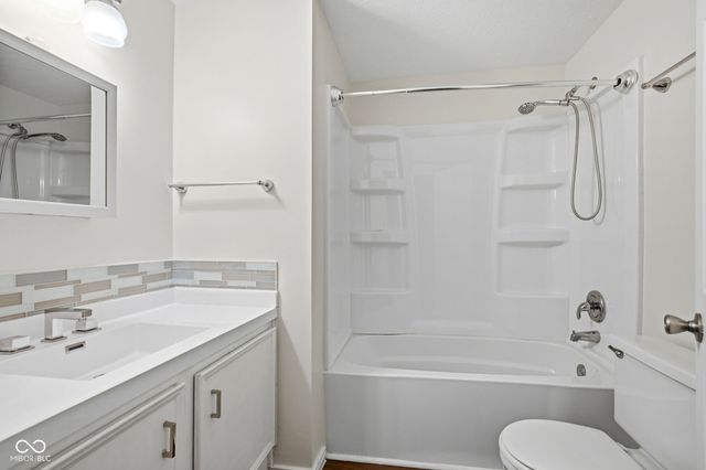 9222 Allisonwood Drive, Indianapolis, IN 46250