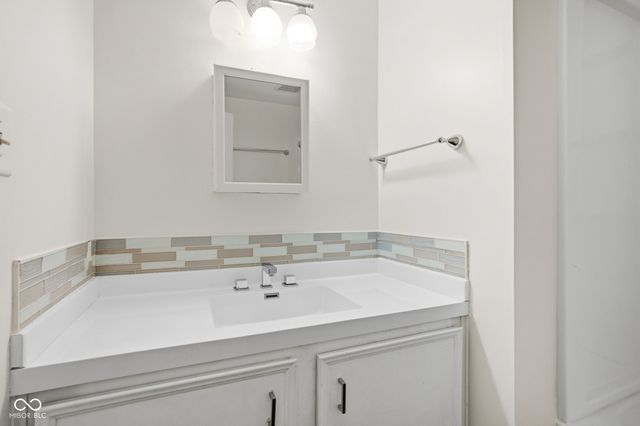 9222 Allisonwood Drive, Indianapolis, IN 46250