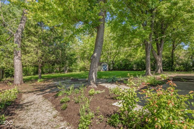 9222 Allisonwood Drive, Indianapolis, IN 46250
