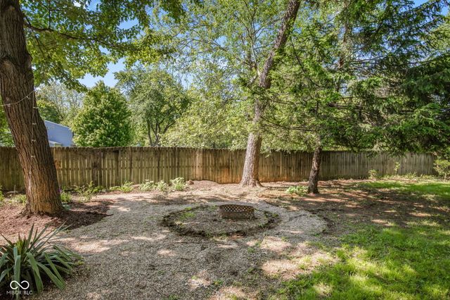 9222 Allisonwood Drive, Indianapolis, IN 46250