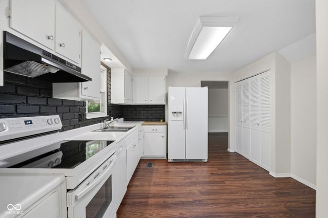 9222 Allisonwood Drive, Indianapolis, IN 46250