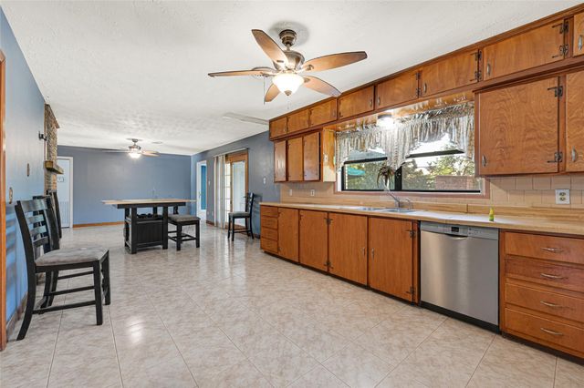 709 Queens Road, Pasadena, TX 77502