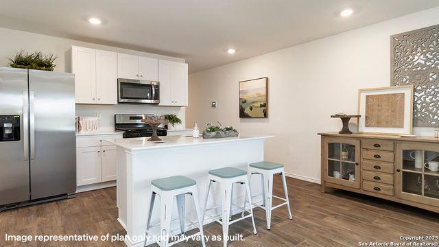 16075 Mahogany Way, Elmendorf, TX 78112