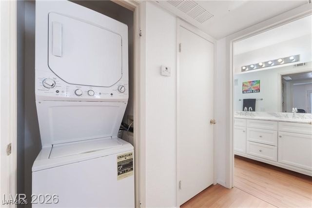 5259 Caspian Springs Drive 204, Las Vegas, NV 89120