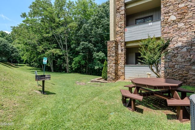 1130 Ski View Drive, Gatlinburg, TN 37738