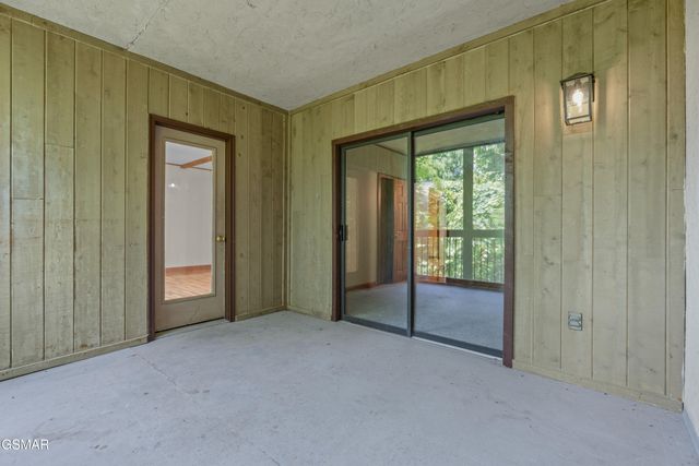 1130 Ski View Drive, Gatlinburg, TN 37738