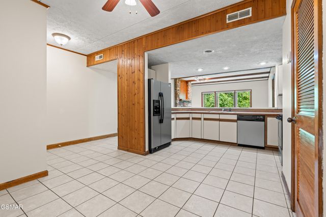 1130 Ski View Drive, Gatlinburg, TN 37738