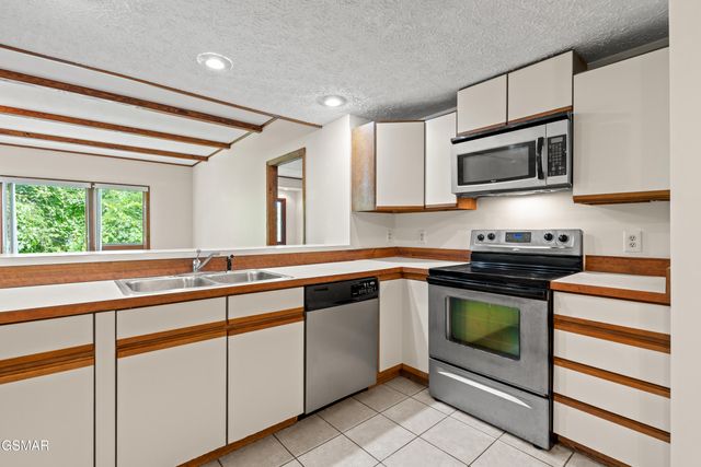 1130 Ski View Drive, Gatlinburg, TN 37738