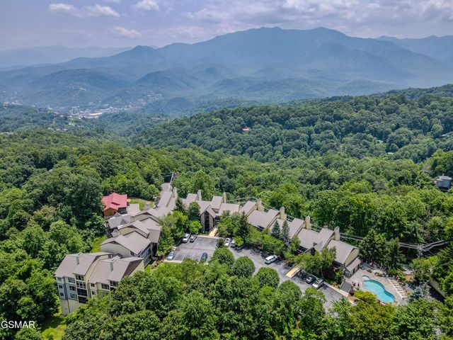 1130 Ski View Drive, Gatlinburg, TN 37738