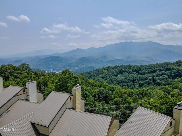 1130 Ski View Drive, Gatlinburg, TN 37738