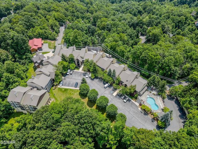 1130 Ski View Drive, Gatlinburg, TN 37738