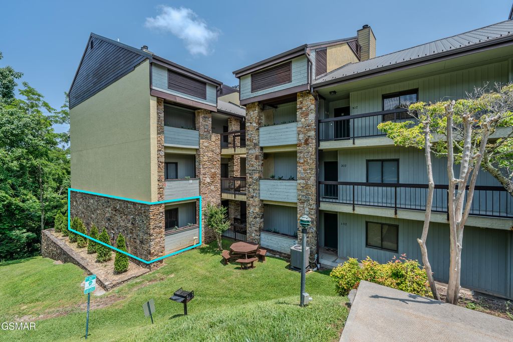 1130 Ski View Drive, Gatlinburg, TN 37738