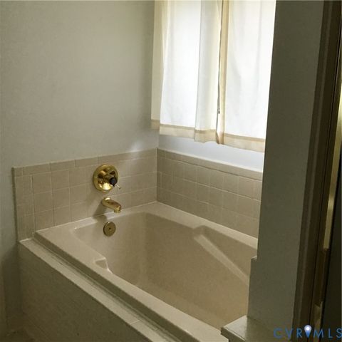 2312 Victoria Crossing Ln, Midlothian, VA 23113