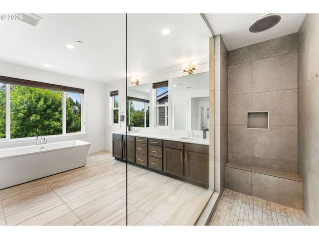 4033 Nw 60TH Cir, Camas, WA 98607