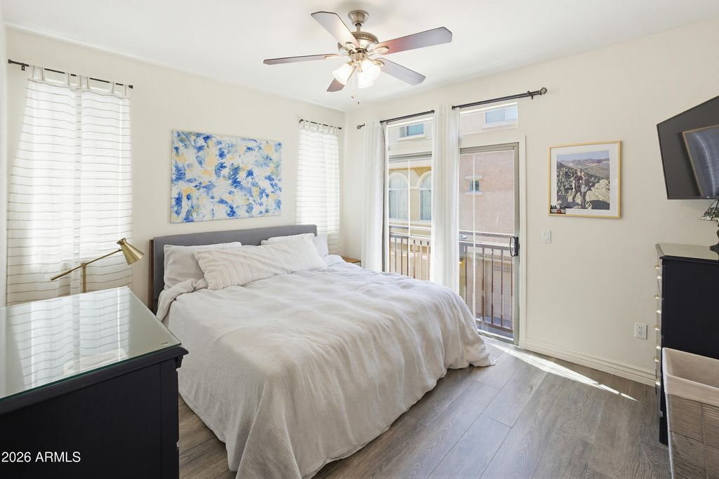 Image 10 of property listing at 3250 W GREENWAY Road 162, Phoenix, AZ 85053