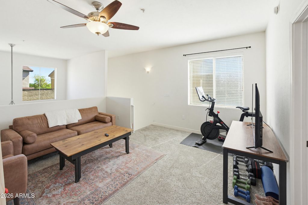 Image 18 of property listing at 3250 W GREENWAY Road 162, Phoenix, AZ 85053