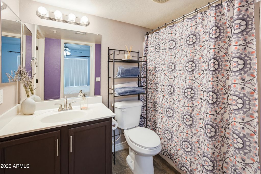 Image 27 of property listing at 3250 W GREENWAY Road 162, Phoenix, AZ 85053