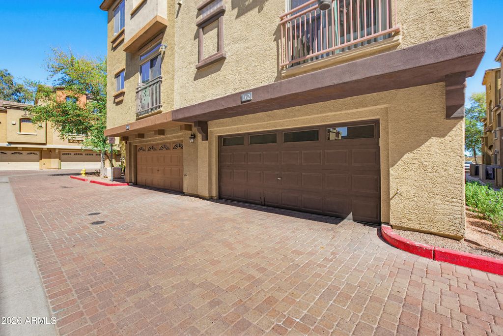 Image 30 of property listing at 3250 W GREENWAY Road 162, Phoenix, AZ 85053