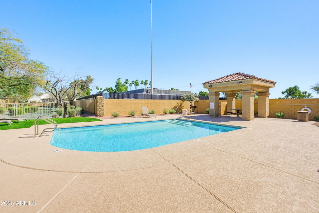 Image 31 of property listing at 3250 W GREENWAY Road 162, Phoenix, AZ 85053