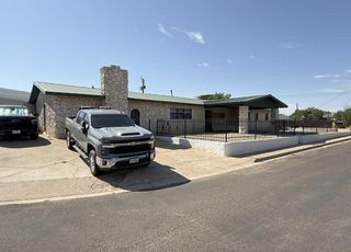 5608 McKnight Dr, Odessa, TX 79762