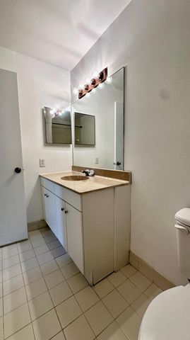 3299 NW 44th Street 2, Oakland Park, FL 33309