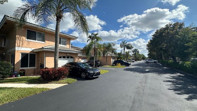 3299 NW 44th Street 2, Oakland Park, FL 33309