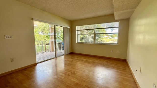 3299 NW 44th Street 2, Oakland Park, FL 33309