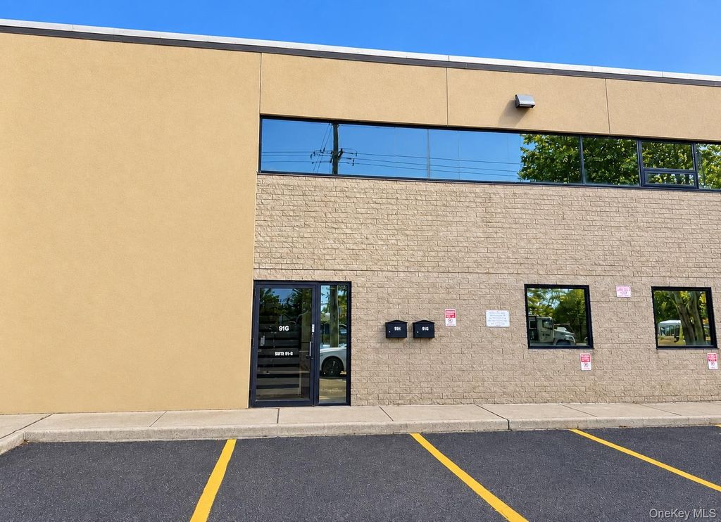 91C Moffitt Boulevard, Bay Shore, NY 11706 — exterior