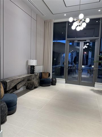 275 1ST AVE S 2007, St Petersburg, FL 33701