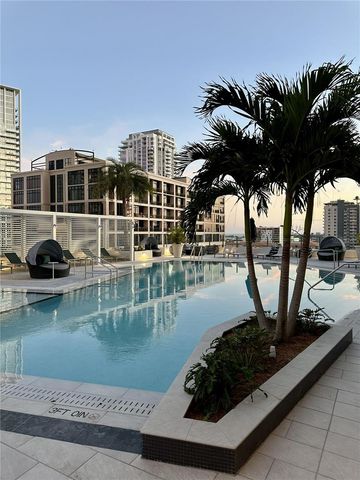 275 1ST AVE S 2007, St Petersburg, FL 33701