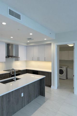 275 1ST AVE S 2007, St Petersburg, FL 33701