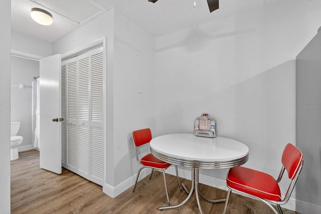 Image 16 of property listing at 1600 BIG TREE ROAD H5, South Daytona, FL 32119