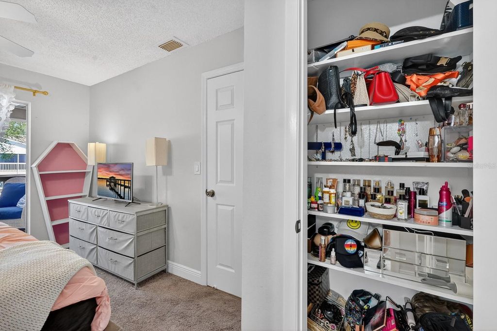 Image 25 of property listing at 1600 BIG TREE ROAD H5, South Daytona, FL 32119