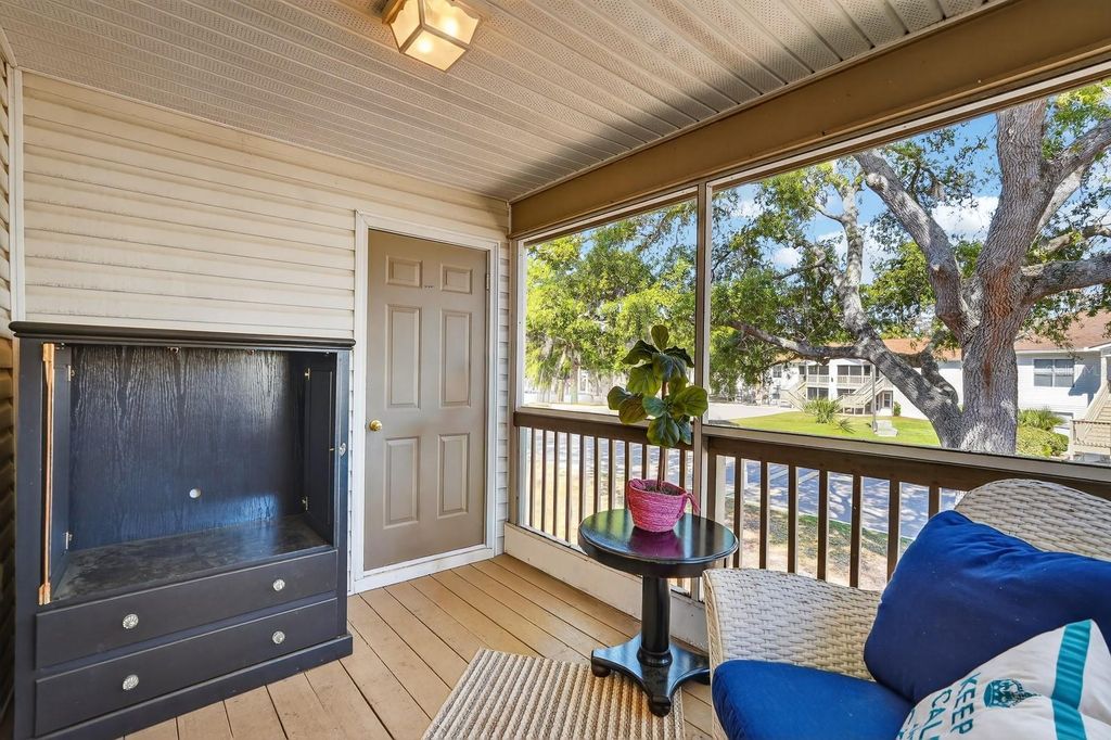 Image 28 of property listing at 1600 BIG TREE ROAD H5, South Daytona, FL 32119