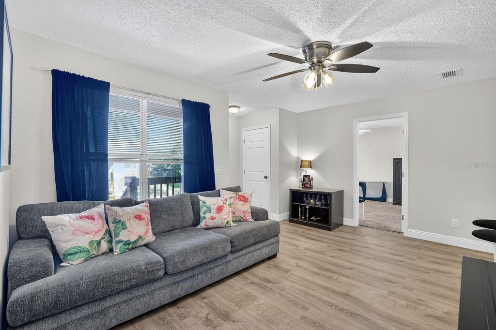 Image 6 of property listing at 1600 BIG TREE ROAD H5, South Daytona, FL 32119