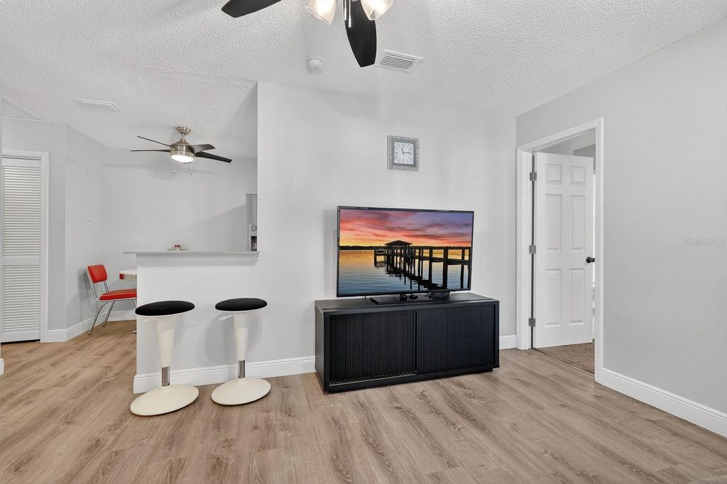 Image 9 of property listing at 1600 BIG TREE ROAD H5, South Daytona, FL 32119