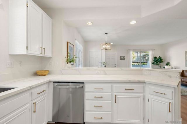 1474 Rancho Rose Way 42, Oceanside, CA 92057