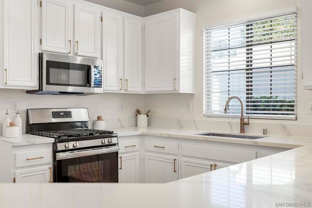 1474 Rancho Rose Way 42, Oceanside, CA 92057