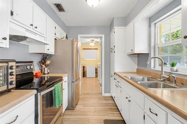 6842 FERN CIRCLE, Leesburg, FL 34748