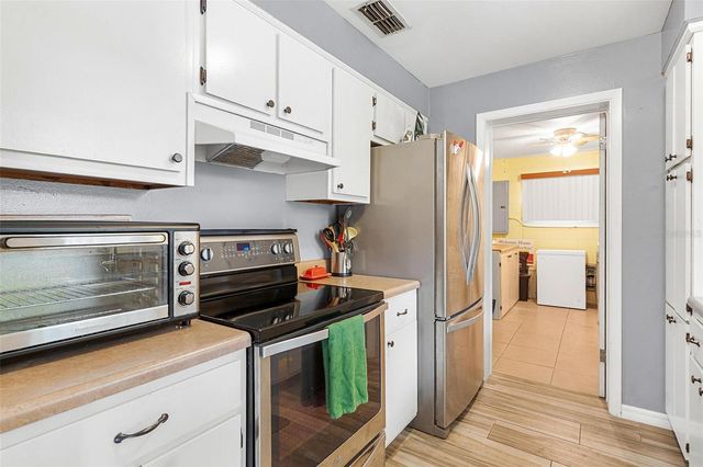 6842 FERN CIRCLE, Leesburg, FL 34748