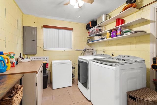 6842 FERN CIRCLE, Leesburg, FL 34748