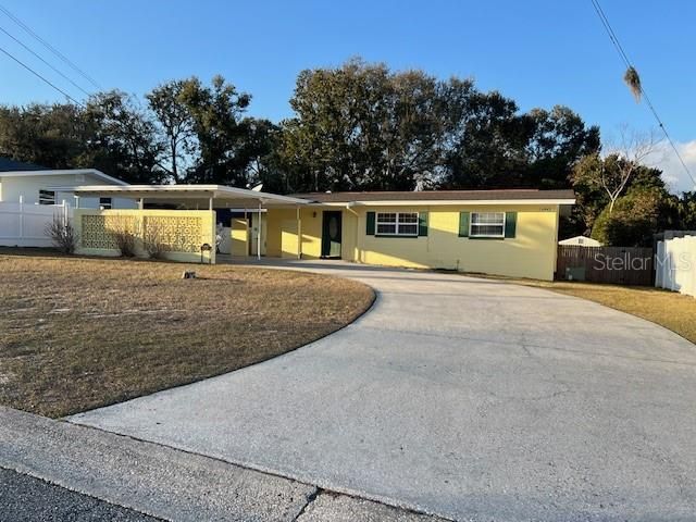 6842 FERN CIRCLE, Leesburg, FL 34748