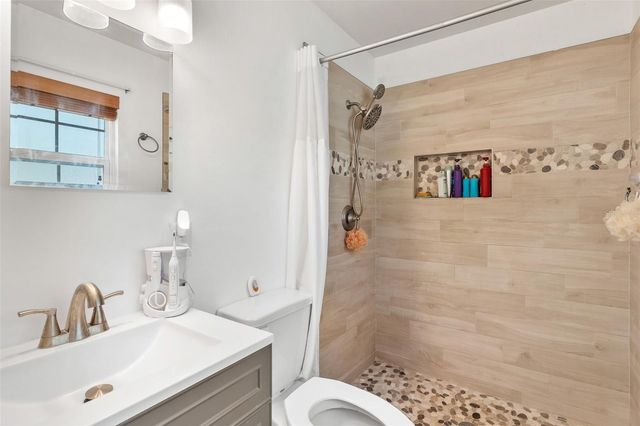 6842 FERN CIRCLE, Leesburg, FL 34748